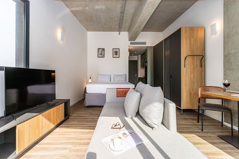 Studio em prédio c piscina | Pinheiros