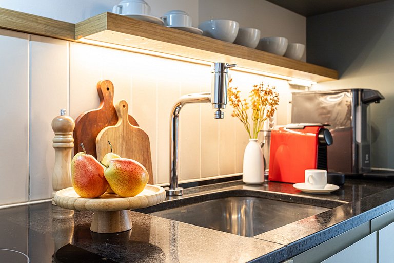 Studio em prédio c coworking e piscina | Pinheiros