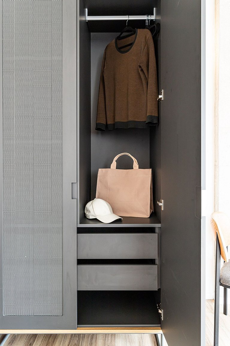 Estúdio em prédio c piscina | Pinheiros