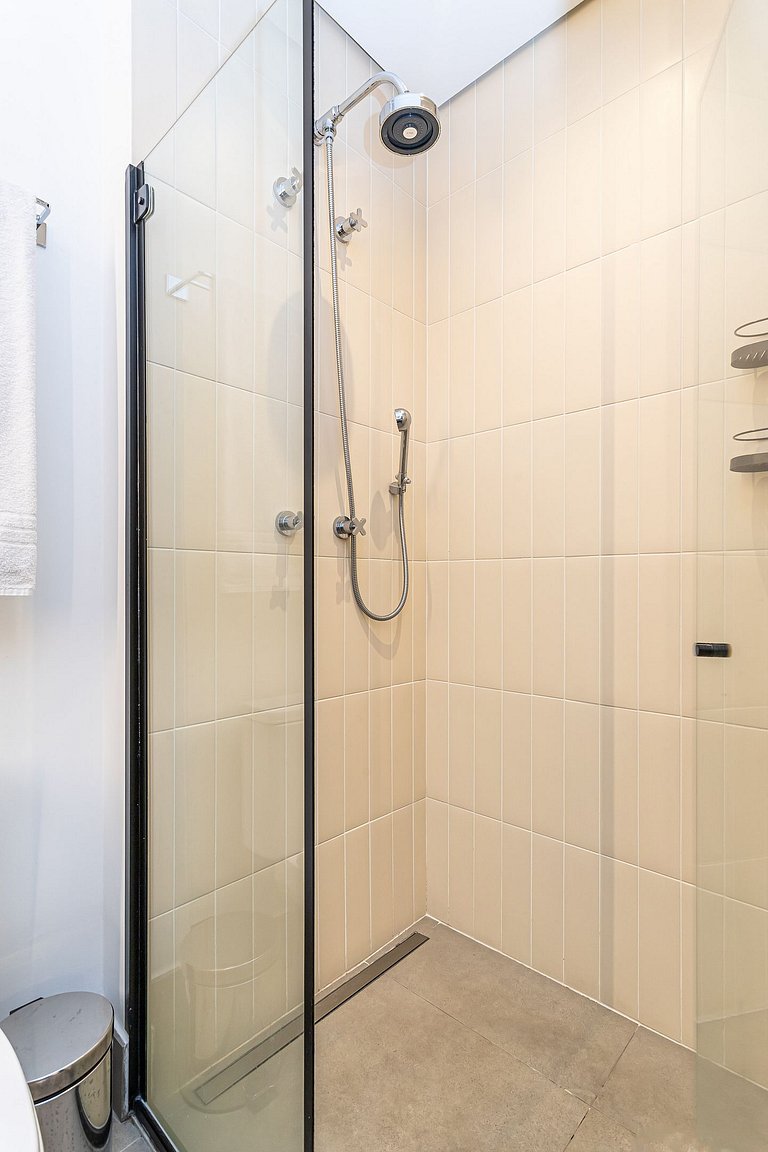 Studio com varanda | Estação Fradique