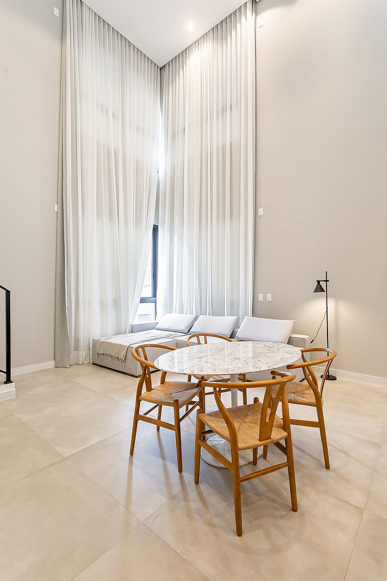 Praticidade e Conforto | Duplex em prédio completo