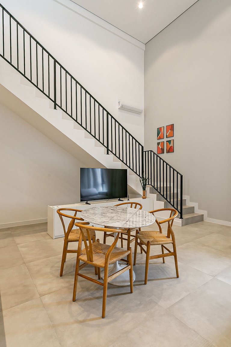 Praticidade e Conforto | Duplex em prédio completo
