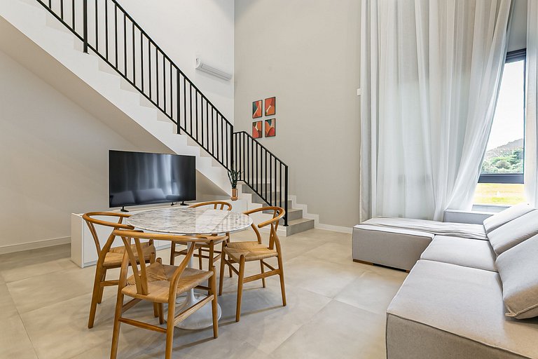Praticidade e Conforto | Duplex em prédio completo