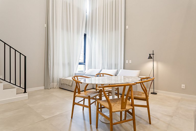 Praticidade e Conforto | Duplex em prédio completo