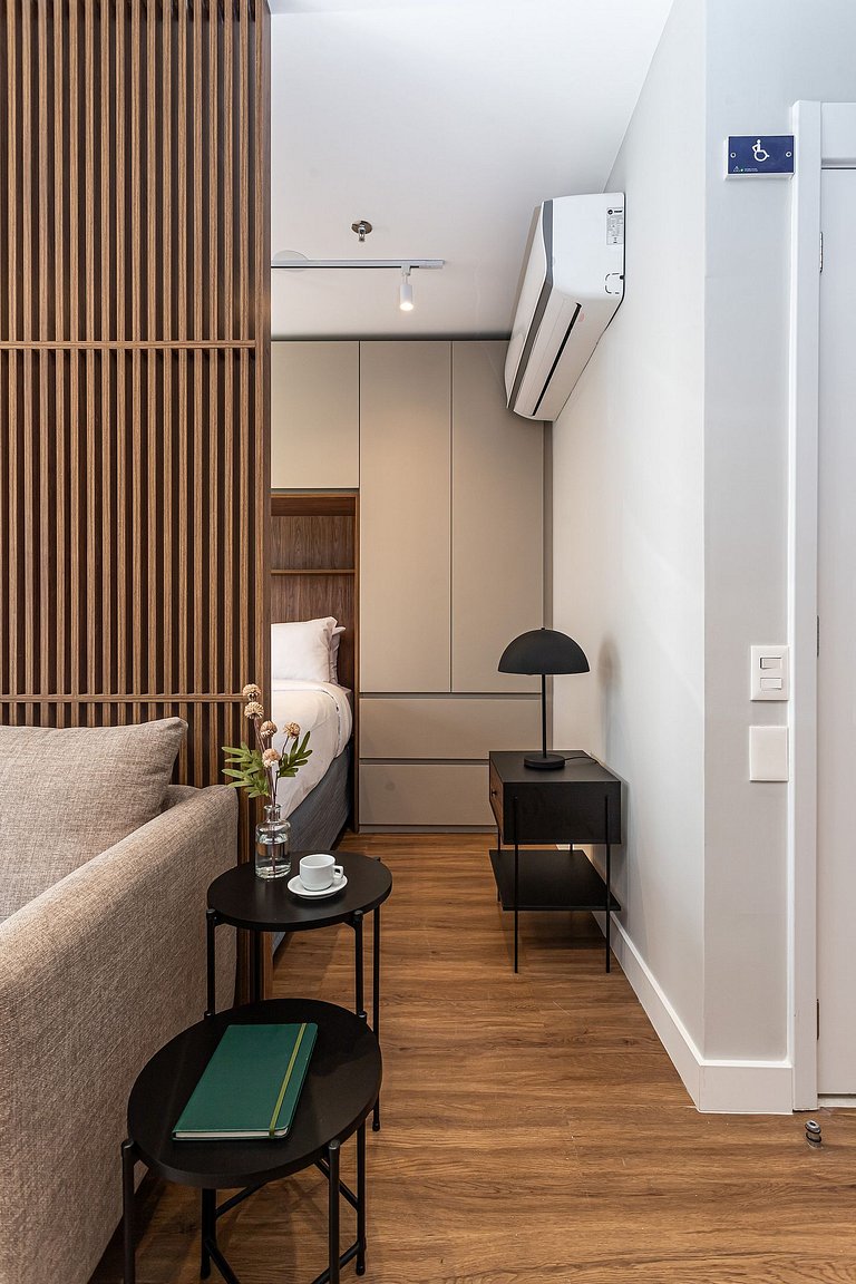 Studio adaptado com cama Queen | Ayra Higienópolis