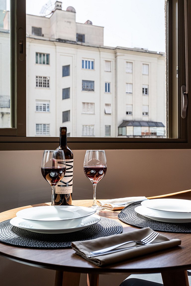 Estúdio adaptado c cama Queen | Ayra Higienópolis