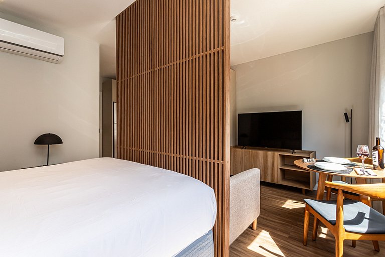 Studio adaptado com cama Queen | Ayra Higienópolis