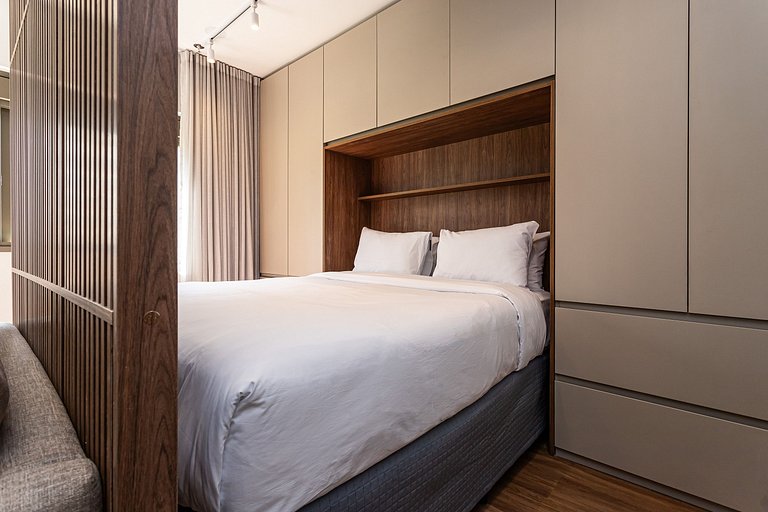 Studio adaptado com cama Queen | Ayra Higienópolis