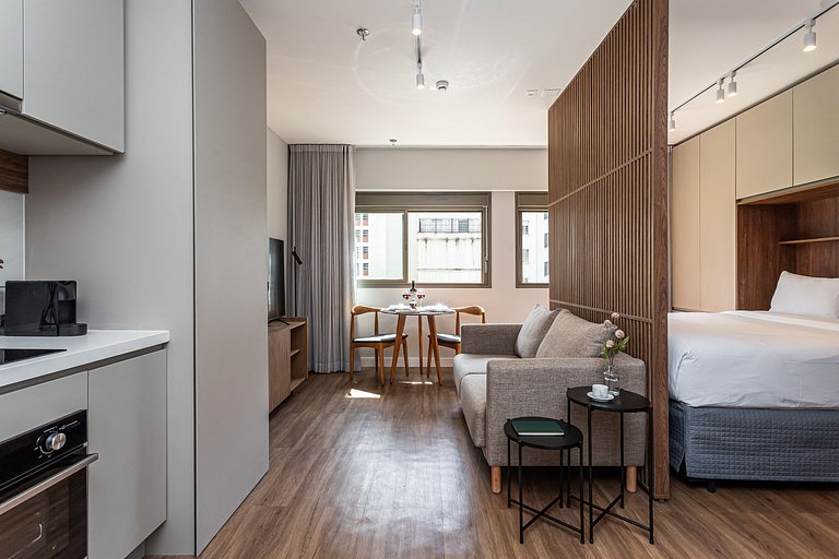 Estúdio adaptado c cama Queen | Ayra Higienópolis