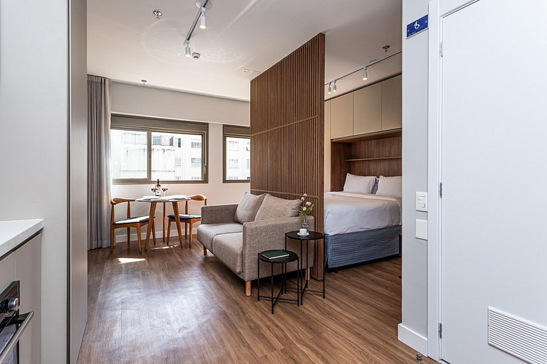 Studio adaptado com cama Queen | Ayra Higienópolis