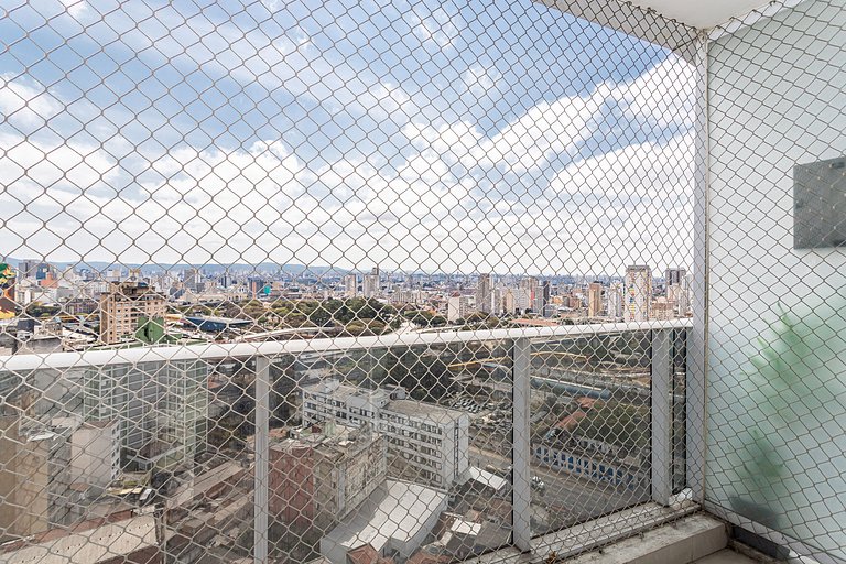 Estúdio funcional com cama casal no coração de SP