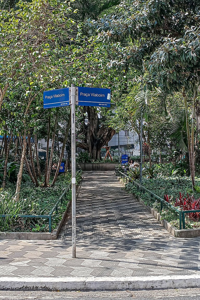 Estúdio adaptado c cama Queen | Ayra Higienópolis