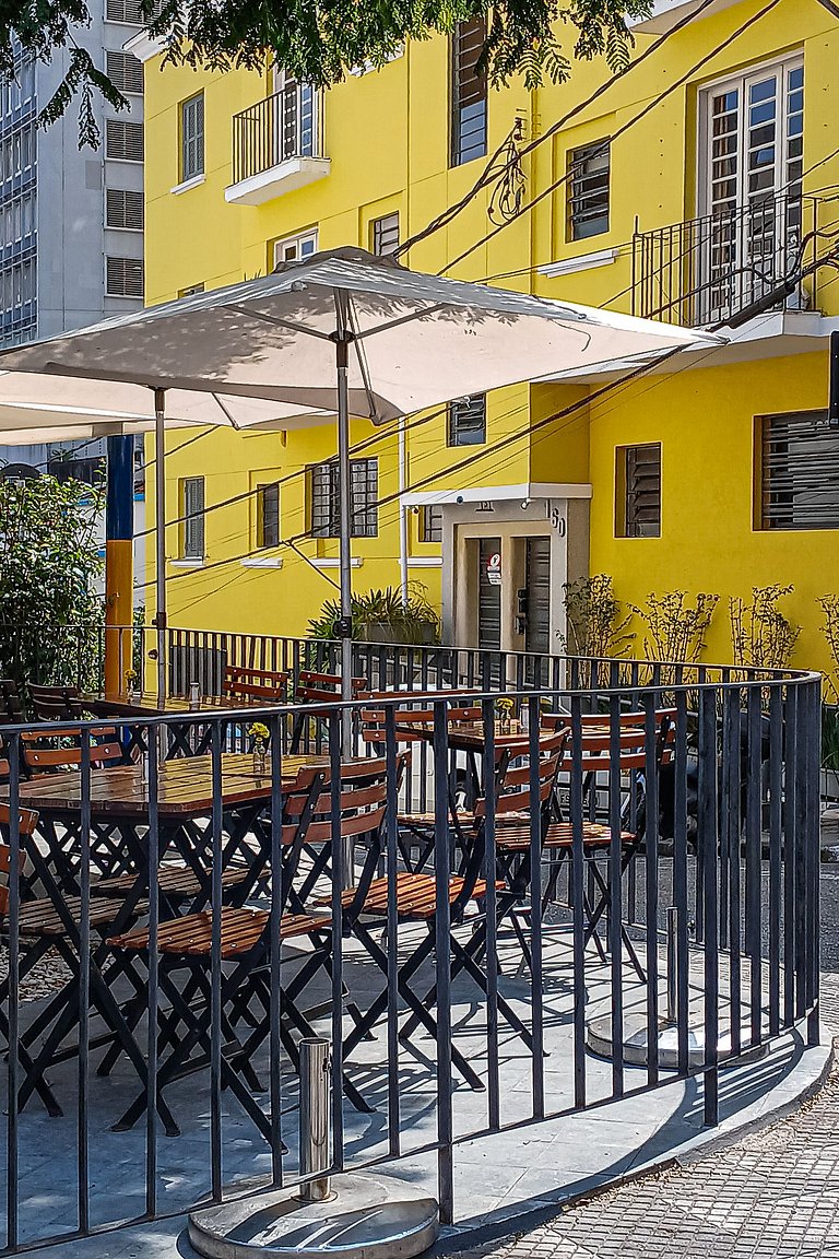 Estúdio adaptado c cama Queen | Ayra Higienópolis