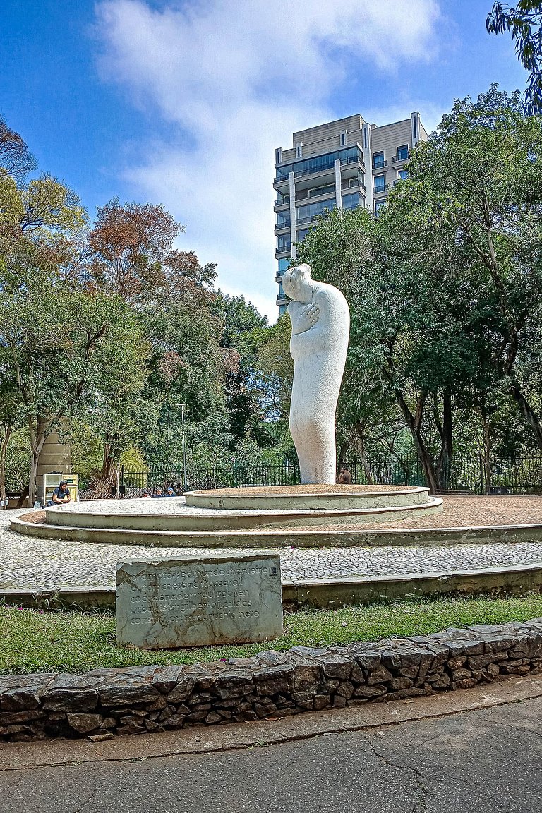 Estúdio adaptado c cama Queen | Ayra Higienópolis