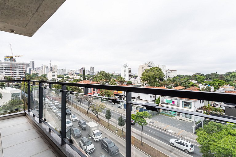 Estúdio adaptado, prédio c piscina e café cortesia