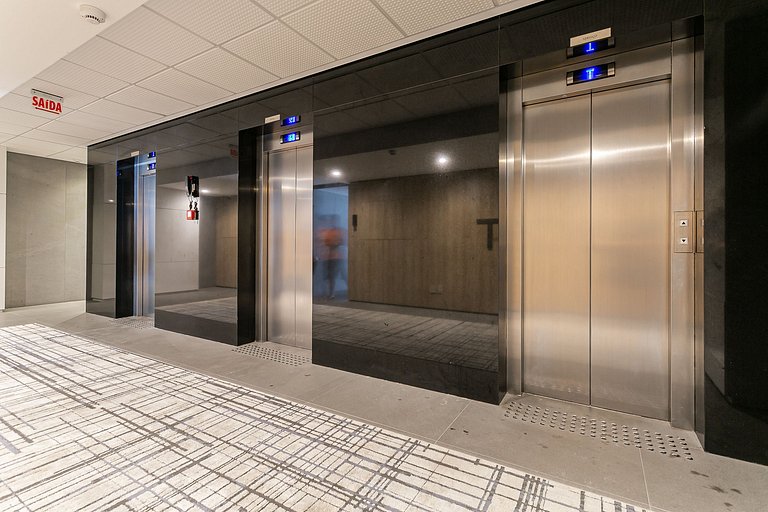 Estúdio em condomínio com lazer | Centro