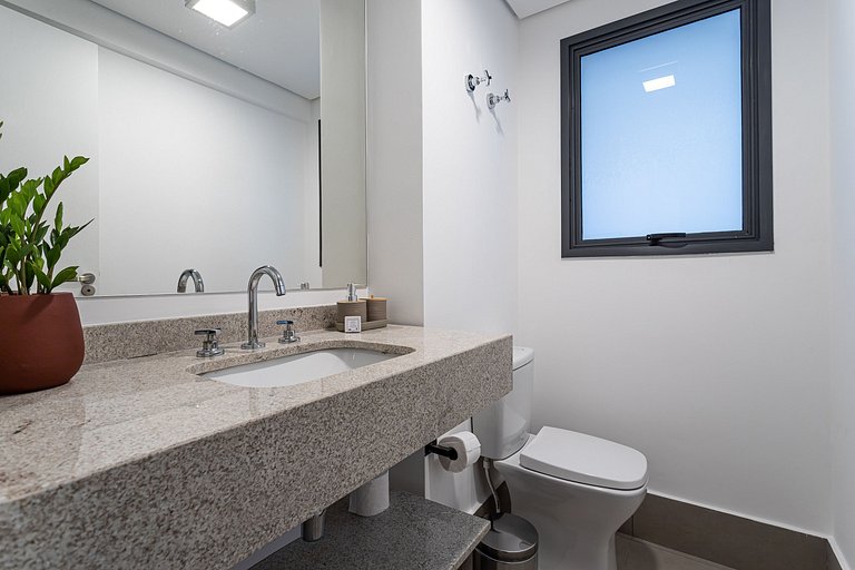 Duplex casal completo com varanda | Jardins