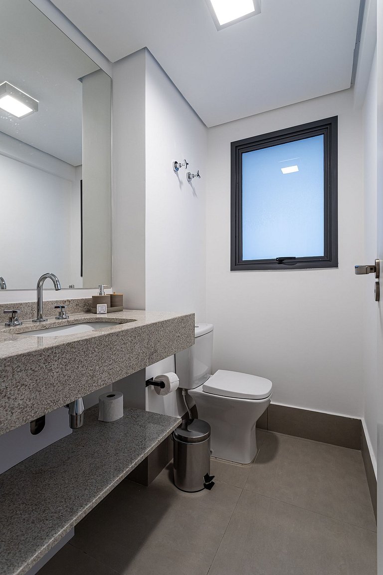 Duplex casal completo com varanda | Jardins