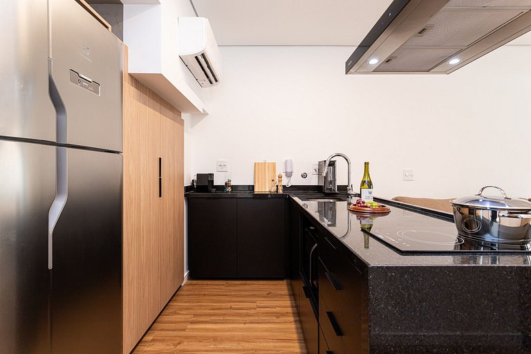 Duplex casal completo com varanda | Jardins
