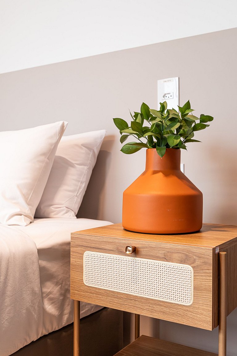 Duplex casal completo com varanda | Jardins