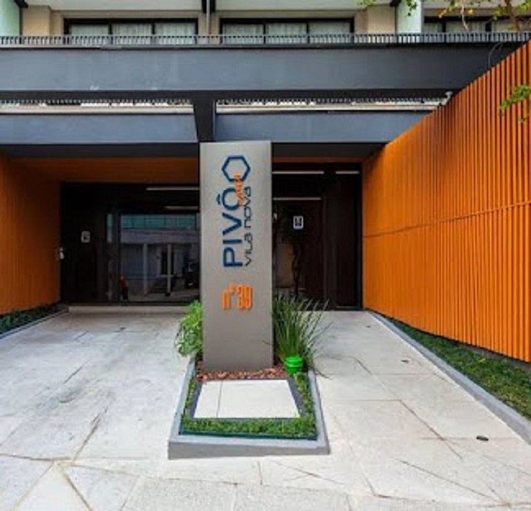 Estúdio amplo 3 pessoas, prédio c piscina | Itaim