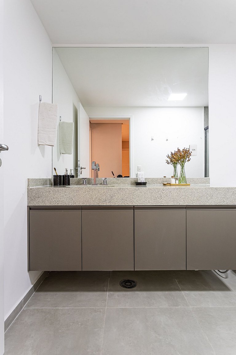 Apto exclusivo com banheira e cama queen | Jardins