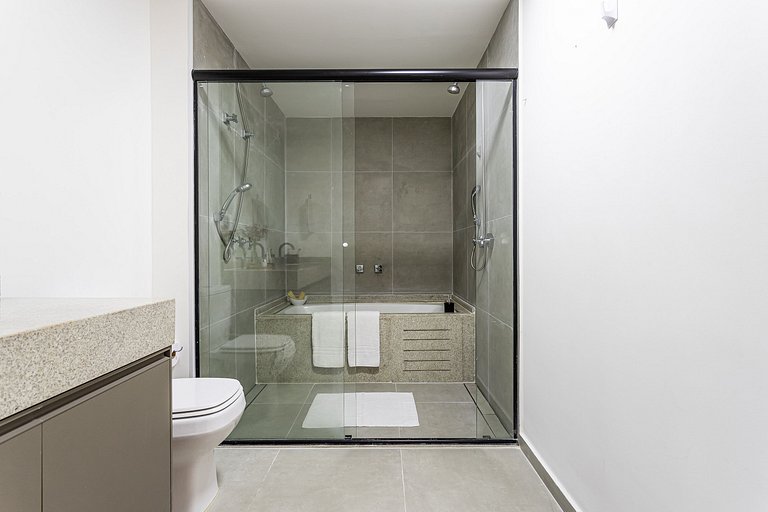 Apto exclusivo com banheira e cama queen | Jardins