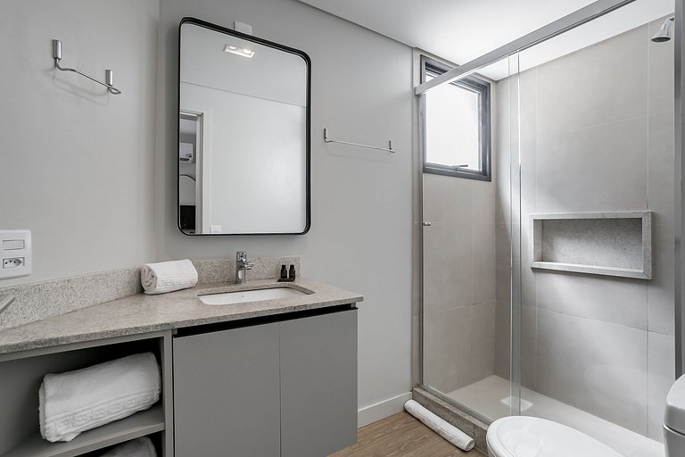 Apto exclusivo com cama queen em prédio c piscina