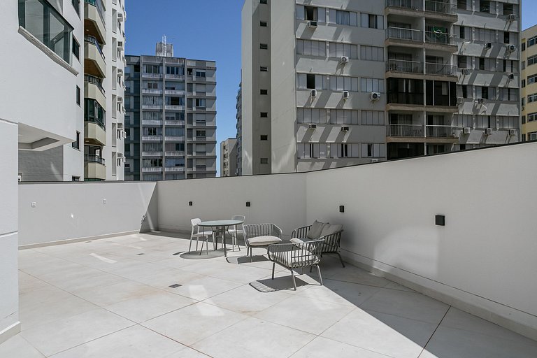 Apto exclusivo com cama queen em prédio c piscina