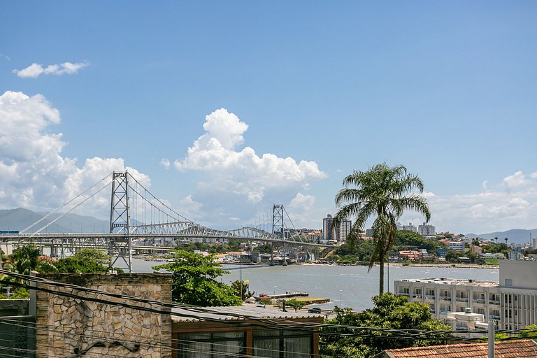 Apto c cama queen em prédio com piscina | Floripa