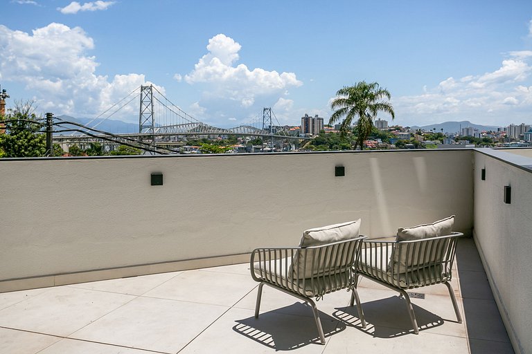 Apto c cama queen em prédio com piscina | Floripa