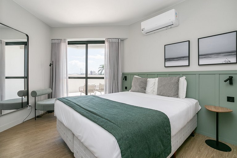 Apto c cama queen em prédio com piscina | Floripa