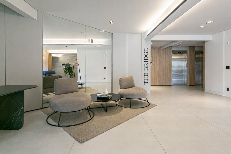 Estúdio funcional, prédio com piscina | Floripa
