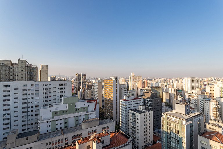 Estúdio em prédio c piscina e academia Av Angélica