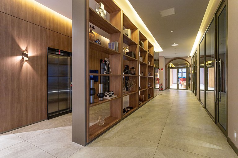 Apto novo, prédio c piscina Av Angélica