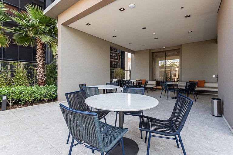 Estúdio em prédio c piscina e academia Av Angélica