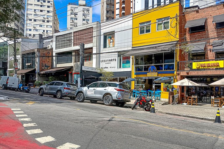 Apartamentos mobiliados com excelente vista e localização |