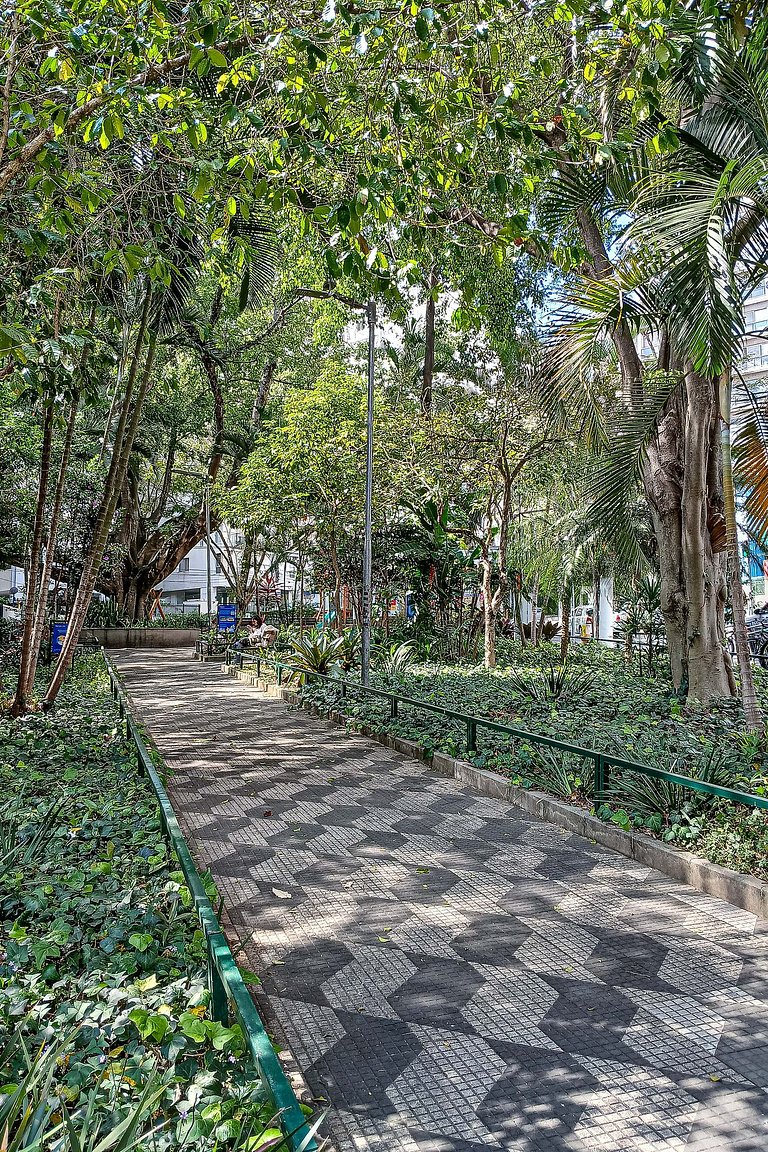 Apartamentos mobiliados com excelente vista e localização |