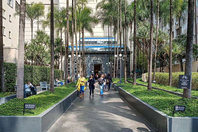 Apartamentos mobiliados com excelente vista e localização |