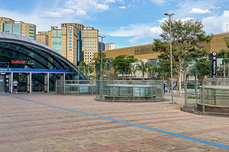 Conforto e conveniência a passos da Estação Moema