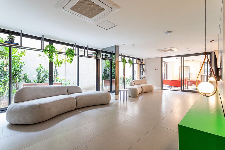 Estúdio com cama queen e varanda próx Av Paulista