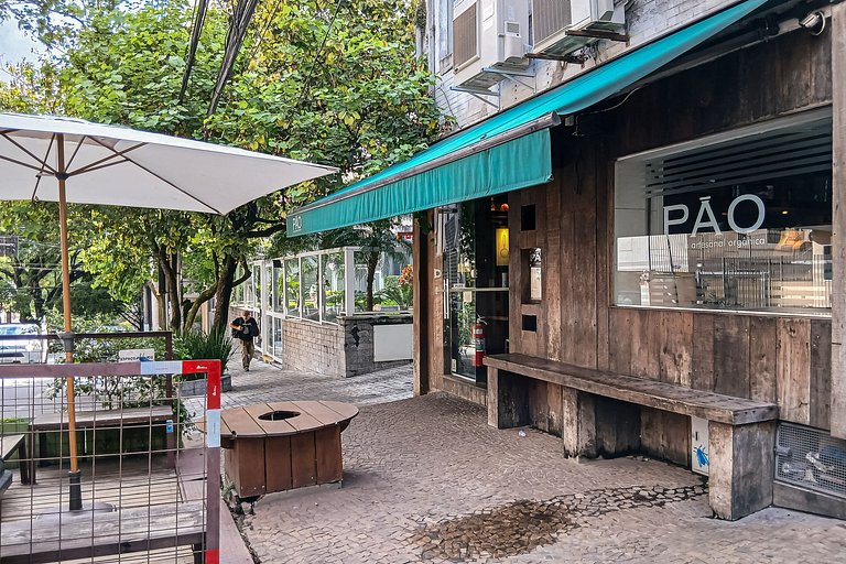 Studio com varanda próximo a Av Paulista