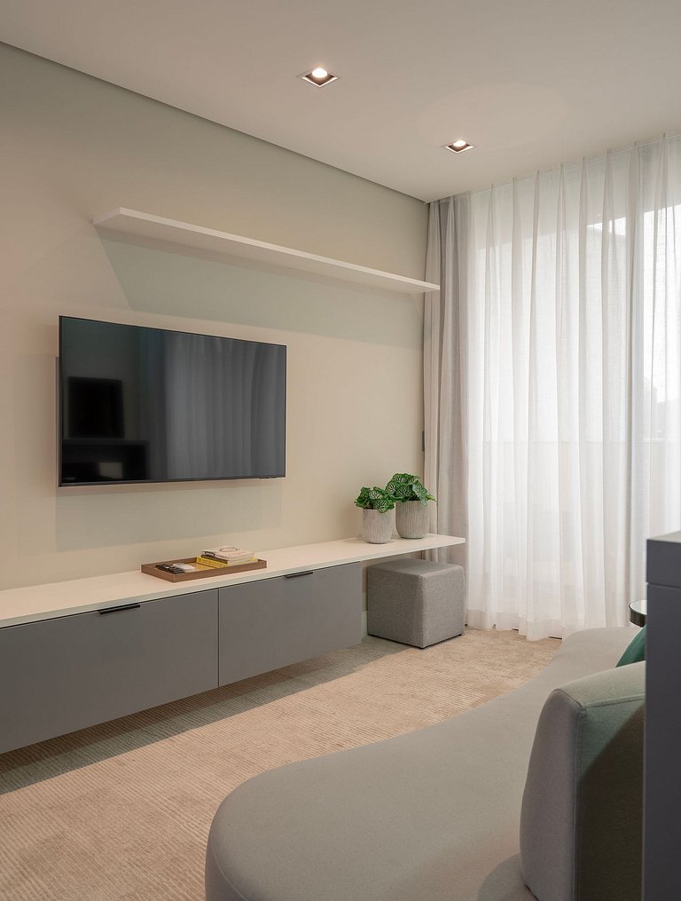 Apto luxuoso de 2 quartos | Balneário Shopping