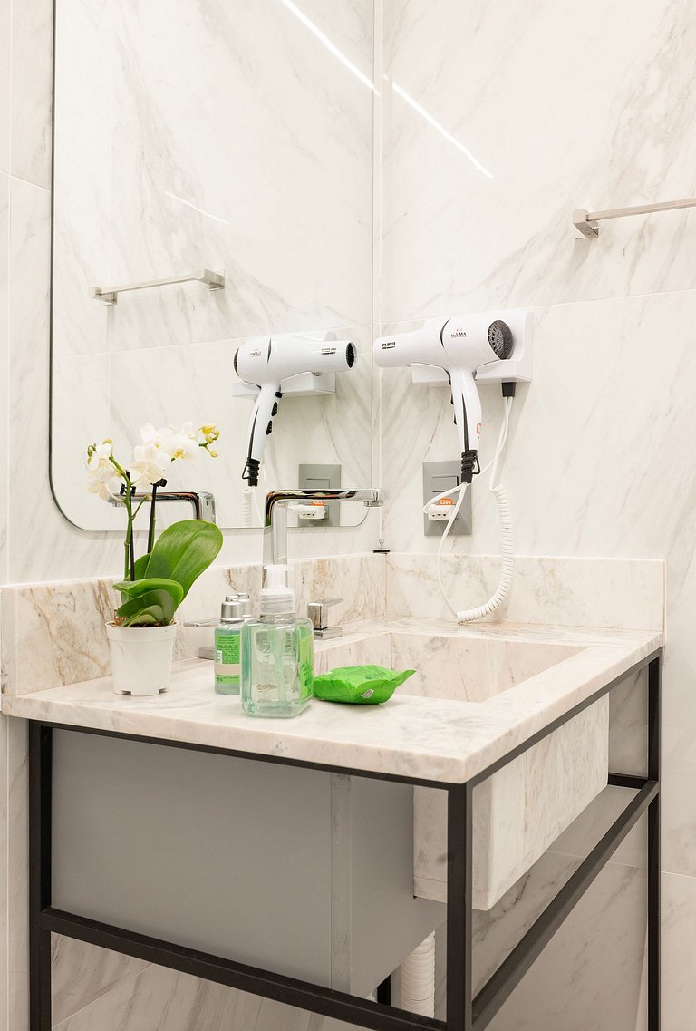 Apto luxuoso de 2 quartos | Balneário Shopping