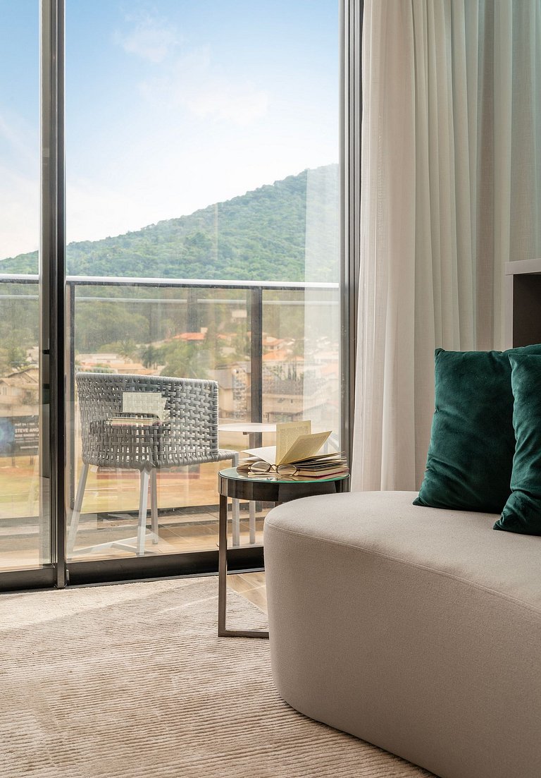 Apto luxuoso de 2 quartos | Balneário Shopping