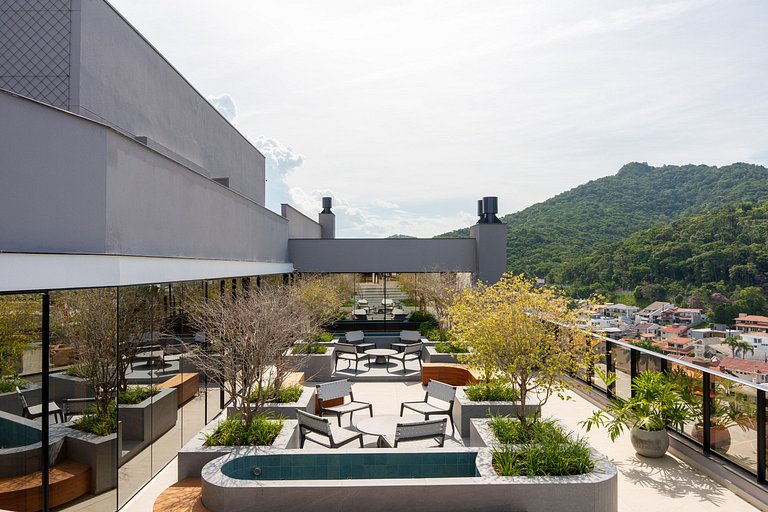 Apto luxuoso de 2 quartos | Balneário Shopping