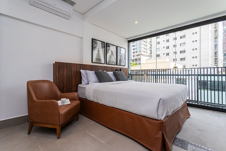 Estúdio c cama queen e jacuzzi | Vila N Conceição