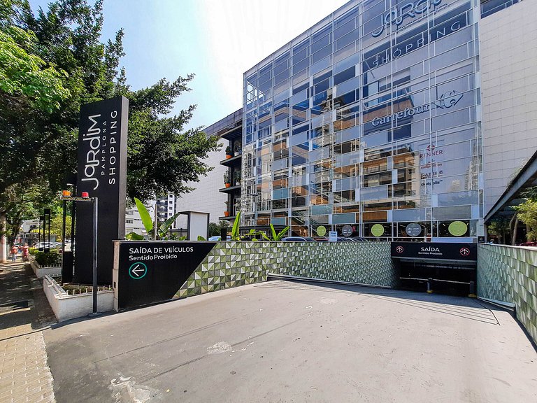 Apê requintado cama queen, varanda |Jd Paulista