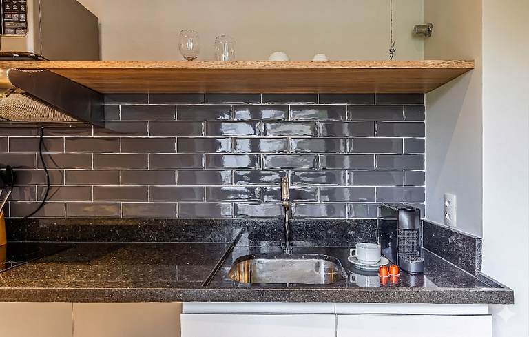 Studio c varanda, academia | Próx Av Santo Amaro