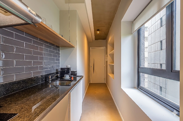 Studio c varanda, academia | Próx Av Santo Amaro